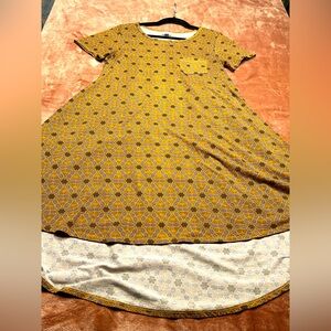 GUC LuLaRoe Carly Hi Lo dress